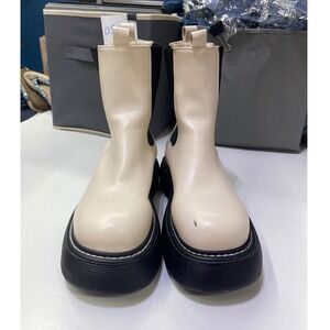 PrettyLittleThing Cream Chunky Platform Chelsea Boots Size 7 UK 40